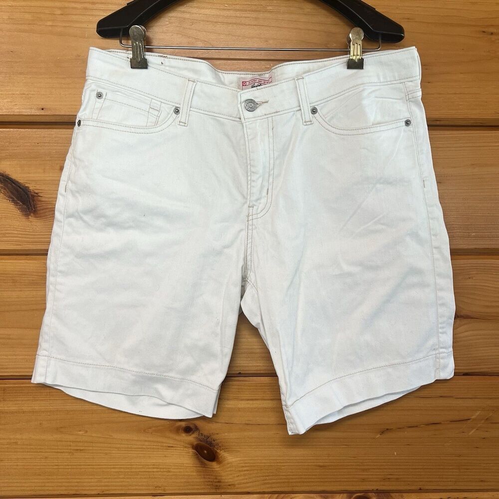 Levi’s Levi Strauss Signature Shorts Women’s Cream/Off White Size 18